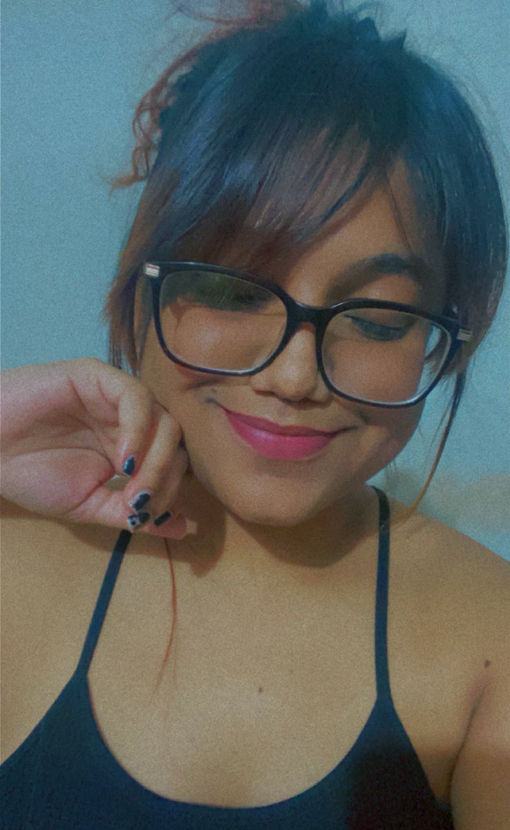 gawdeshrutii's tweet photo. i had to get rid of those faded money pieces so i decided to cut front bangs at 3AM in the morning and followed @bradmondonyc’s tutorial.
AND it’s #NotAFail thank you Brad ♥️ https://t.co/eea2kCpljo