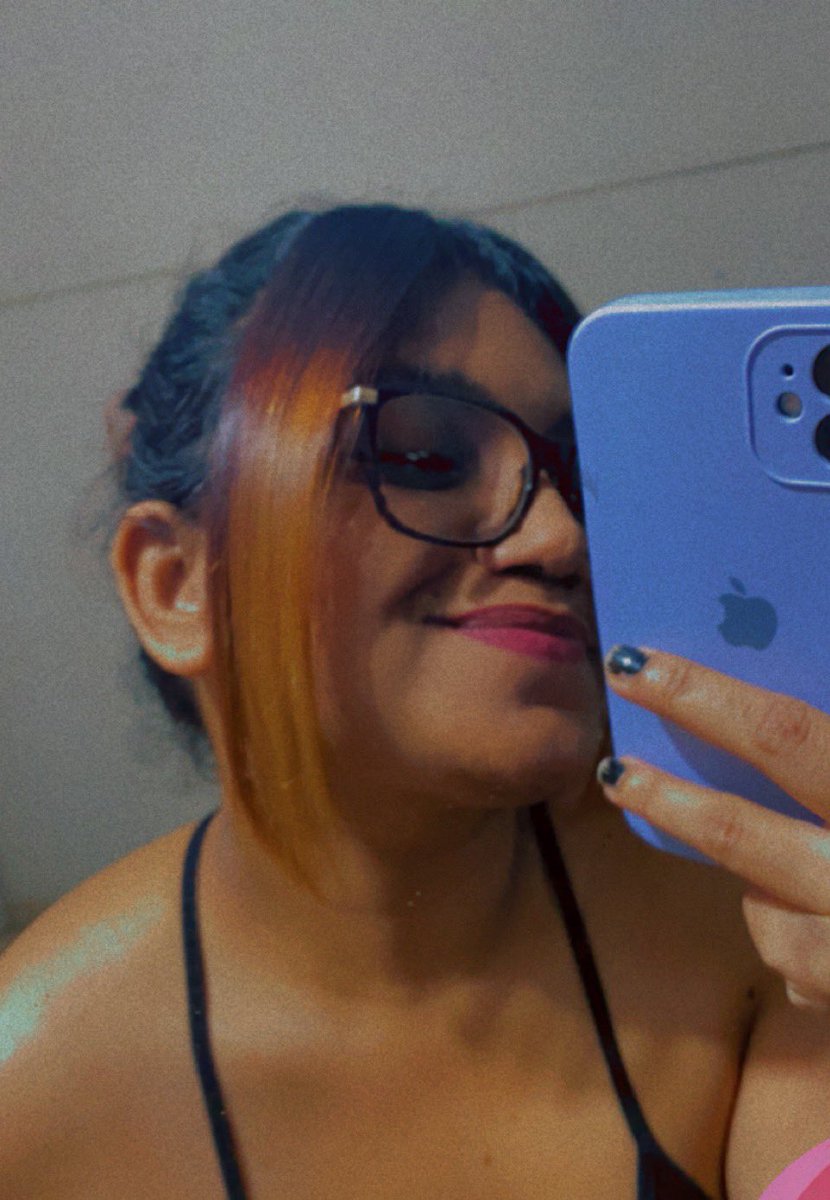 gawdeshrutii's tweet photo. i had to get rid of those faded money pieces so i decided to cut front bangs at 3AM in the morning and followed @bradmondonyc’s tutorial.
AND it’s #NotAFail thank you Brad ♥️ https://t.co/eea2kCpljo
