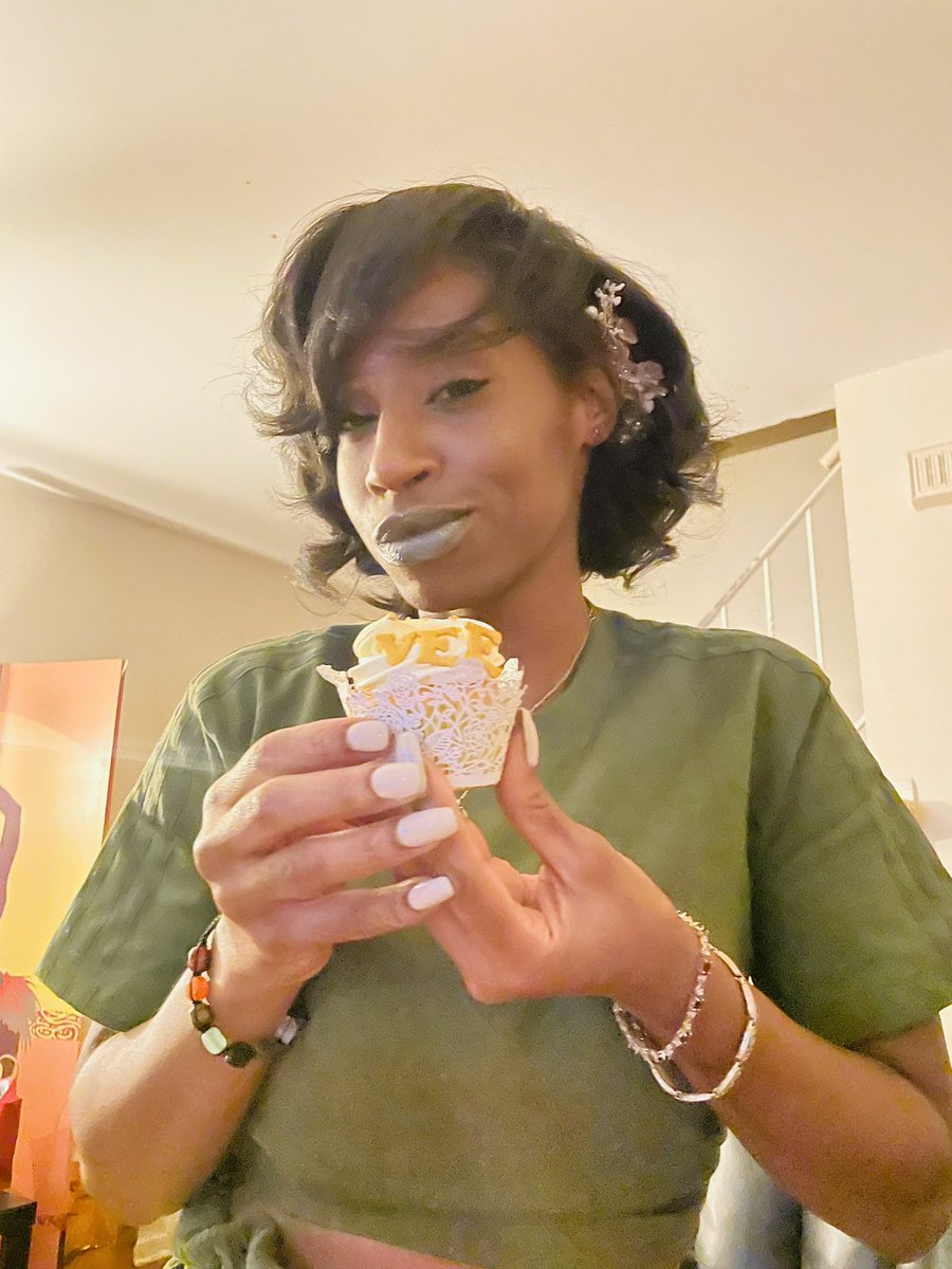 Vee L. Harrison tweet media