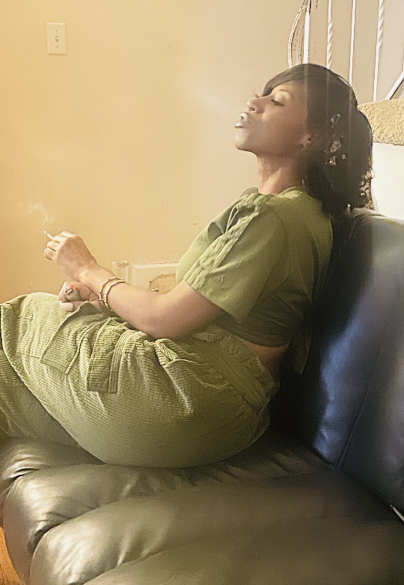 Vee L. Harrison tweet media