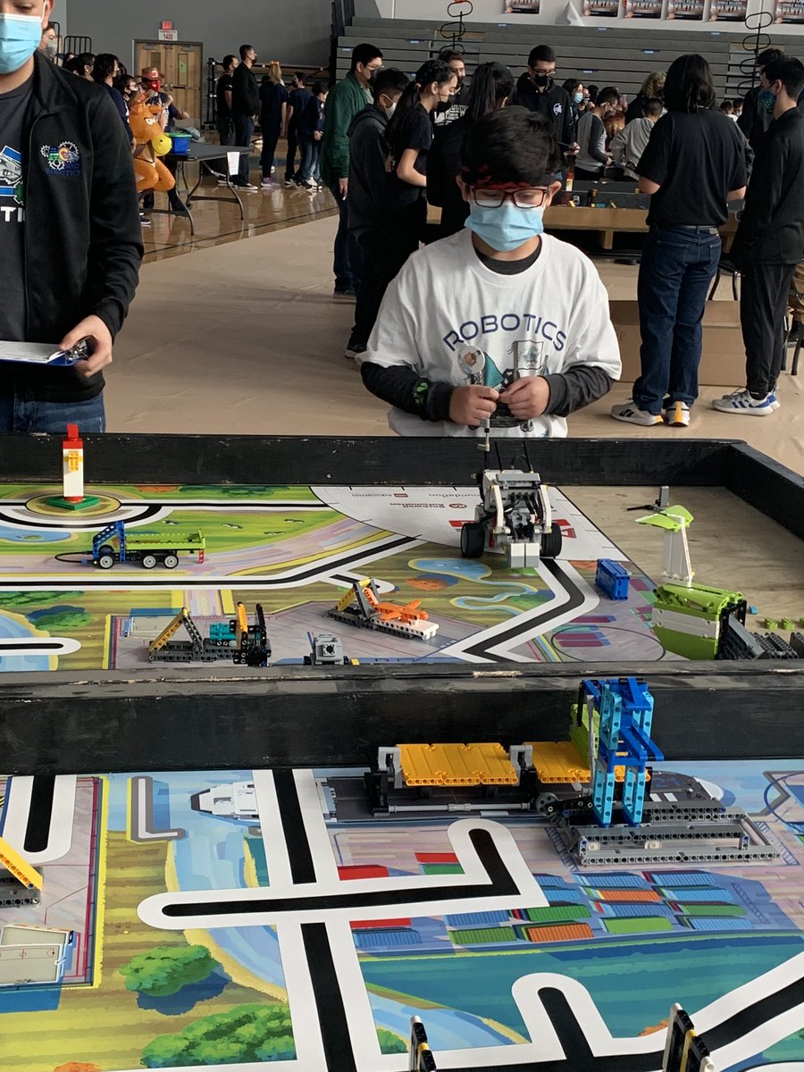 CCrosse_CI's tweet photo. Thank you to all Robocom 8.0 participants, coaches and parents. It was an Amazing day!! https://t.co/zNZaVzxXjI