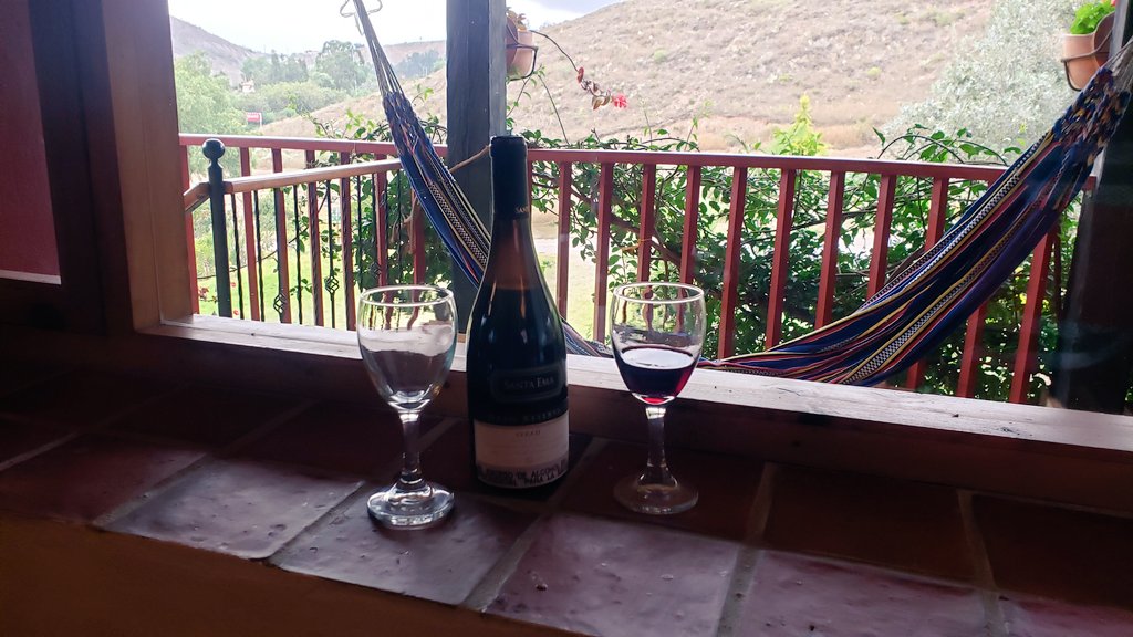 marial_lina's tweet photo. Hoy brindamos con Syrah #SantaEma. https://t.co/EH4k65SuPi