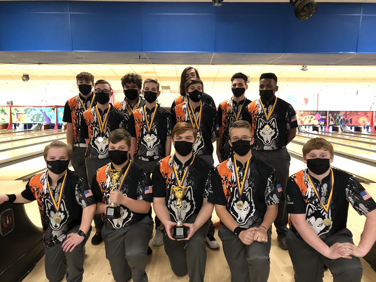 Today at the Belvidere Varsity Invitational Harlem had two teams and finished 1st and 2nd! #HuskiePride #BRC