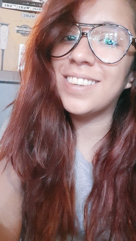 Im__LiloGe's tweet image. Ando tan mamadora, por terminar mi tratamiento, que no dejaré de presumir mi sonrisa de princesa.