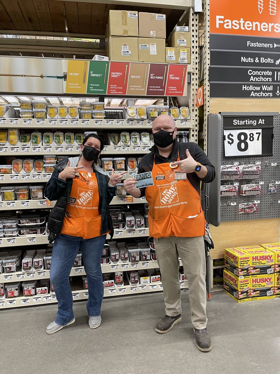 Bendotts's tweet image. CHECK IT OUT!!!! My Specialty supervisor @ashleyycharles hooked me up with a #BRAVO appreciate the recognition. Love this store and this team #4040Rocks @RLM4040