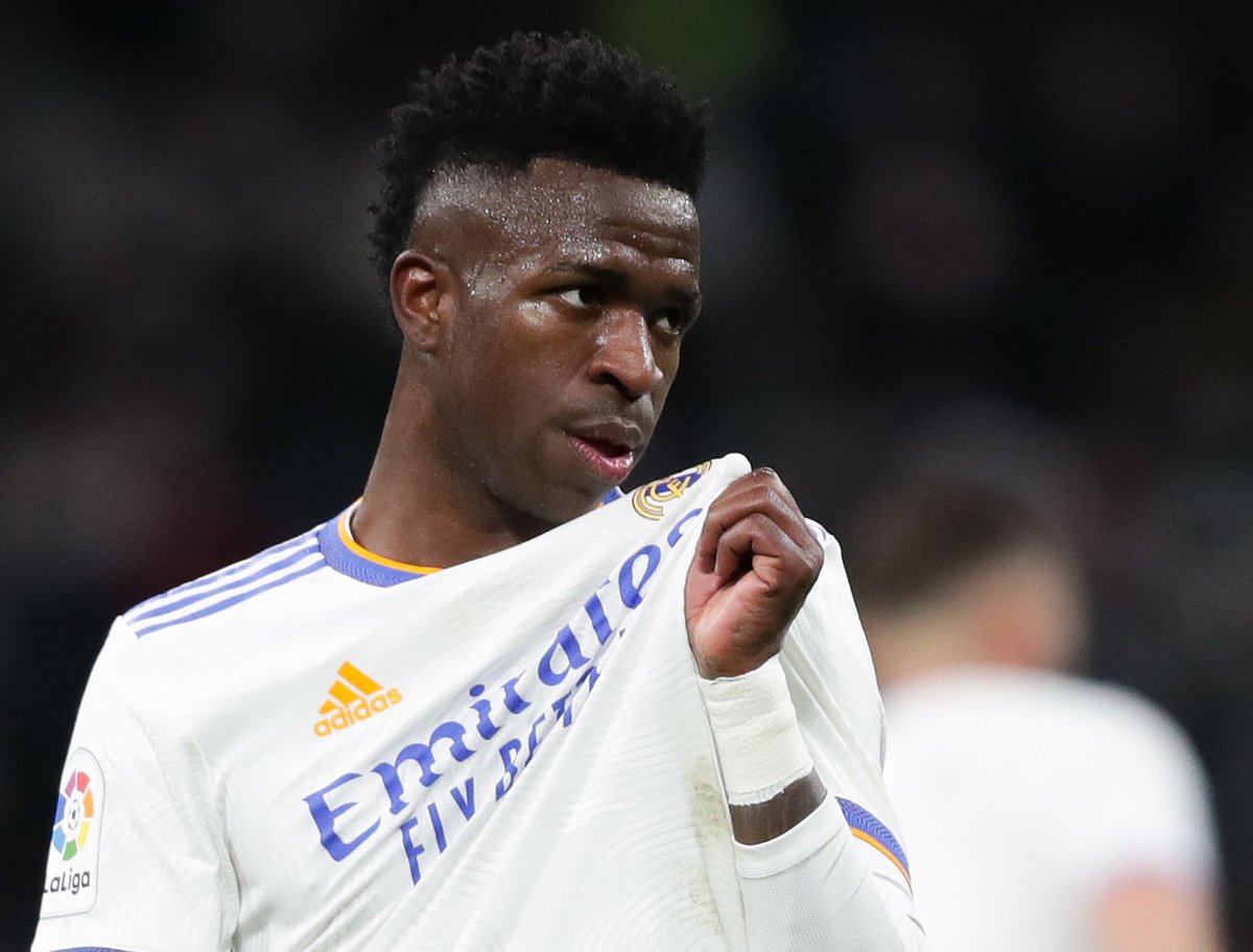 Vinicius_Turtle's tweet photo. Le faltaba definición, era un pufo, no valía para el Real Madrid.

Ahora, todos a comerle el rabo. Así me gusta. https://t.co/B2njv3anHI