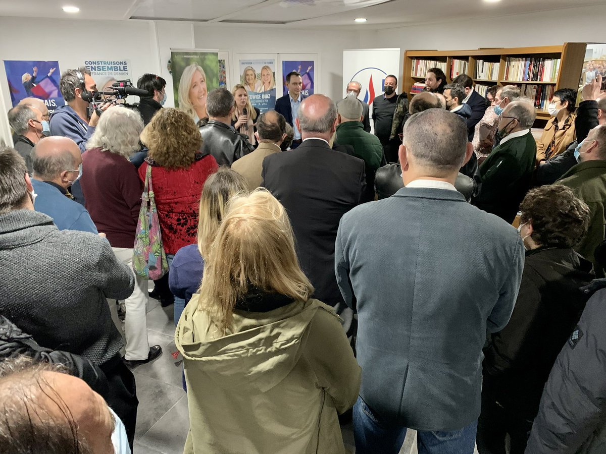 diaz_edwige's tweet photo. Galette du @RN33_officiel : quel beau succès !
Un grand merci à @ljacobelli pour sa gentillesse et sa disponibilité.
Le @RNational_off est plus que jamais en ordre de bataille derrière @MLP_officiel ! https://t.co/8jDvAk9LQm
