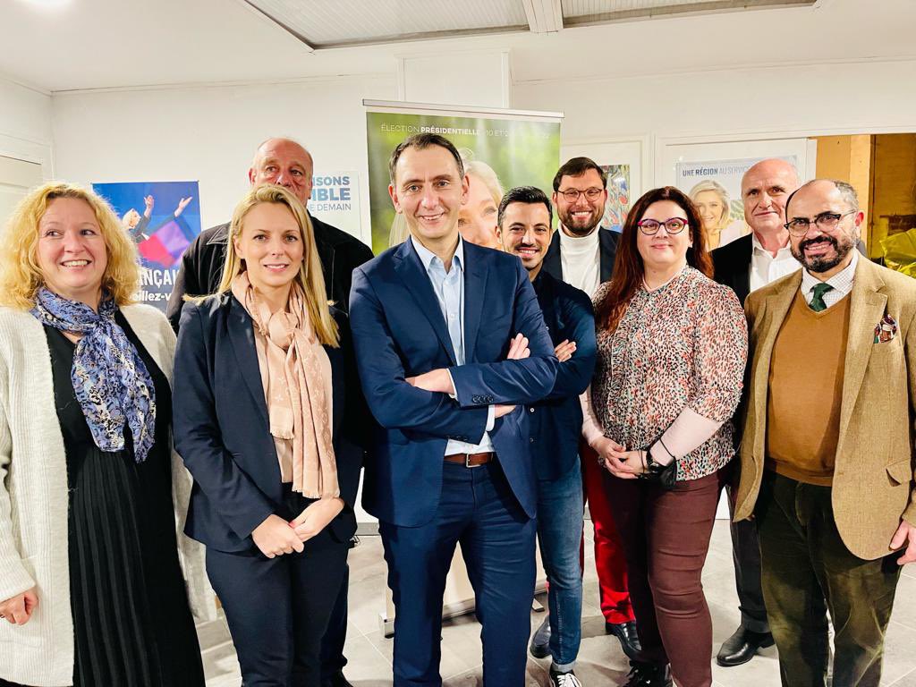 diaz_edwige's tweet photo. Galette du @RN33_officiel : quel beau succès !
Un grand merci à @ljacobelli pour sa gentillesse et sa disponibilité.
Le @RNational_off est plus que jamais en ordre de bataille derrière @MLP_officiel ! https://t.co/8jDvAk9LQm