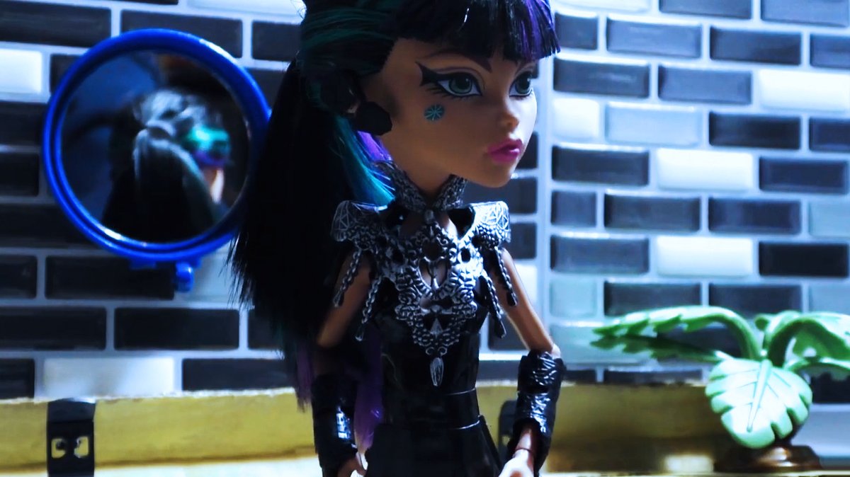 ▬ "Huh?"

♾ Watch our animated web series PROJECT INFINITY: youtube.com/playlist?list=… #animation #scifi #monsterhigh #voiceacting