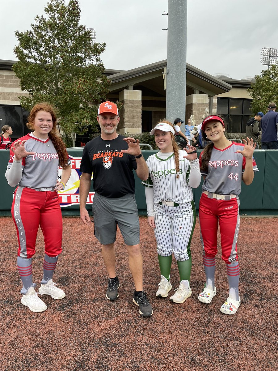 RyleeGilbertso1's tweet photo. Thanks for a great day at camp!🧡@BearkatsSB @PeppersGold @KCTigerSball https://t.co/GOaA4o5l2f