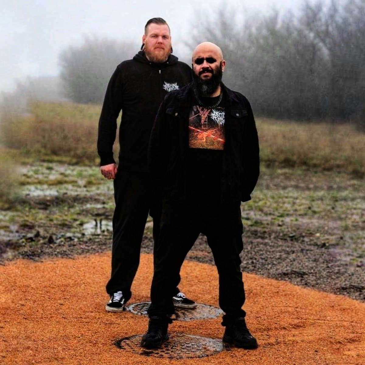 Rotten_Perish's tweet photo. CanCerberus &amp; Noth 
https://t.co/ltpPxVG6ws
Photo by @helgafromsweden

#RottenPerish #Swedish #Malmo #Sverige #Deathmetal #punk #Metal #MetalHead #metalfamily #underground
#unsigned #Independent https://t.co/kgi8Z9H01o