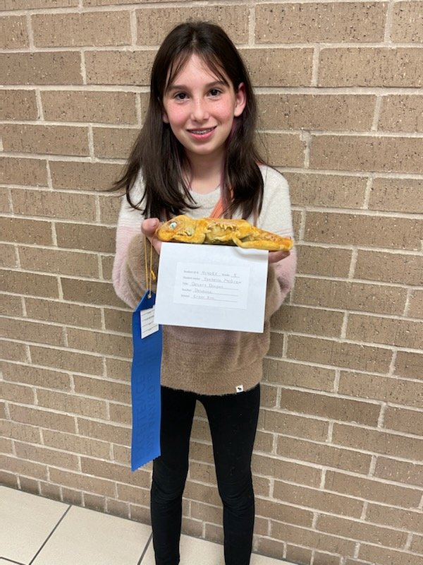 DelauneMs's tweet photo. Bringing in the new year with some western art ribbon winners! I love greeting my kids at the show and seeing their smiling faces #gameon @CryarCISD https://t.co/0waLL7XDr2