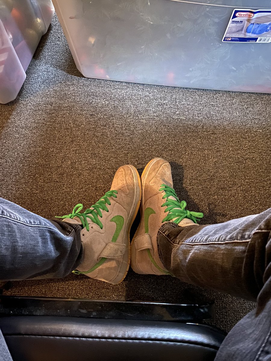 LilGreeny__'s tweet photo. @iAmTMCII @nicekicks @solefed @snkr_twitr @SOLELINKS @HOUSEOFHEAT @MrUnloved1s @SBDetroit @snkrfrkrmag @brkicks @kicksonfire https://t.co/EkNUnjCbGy