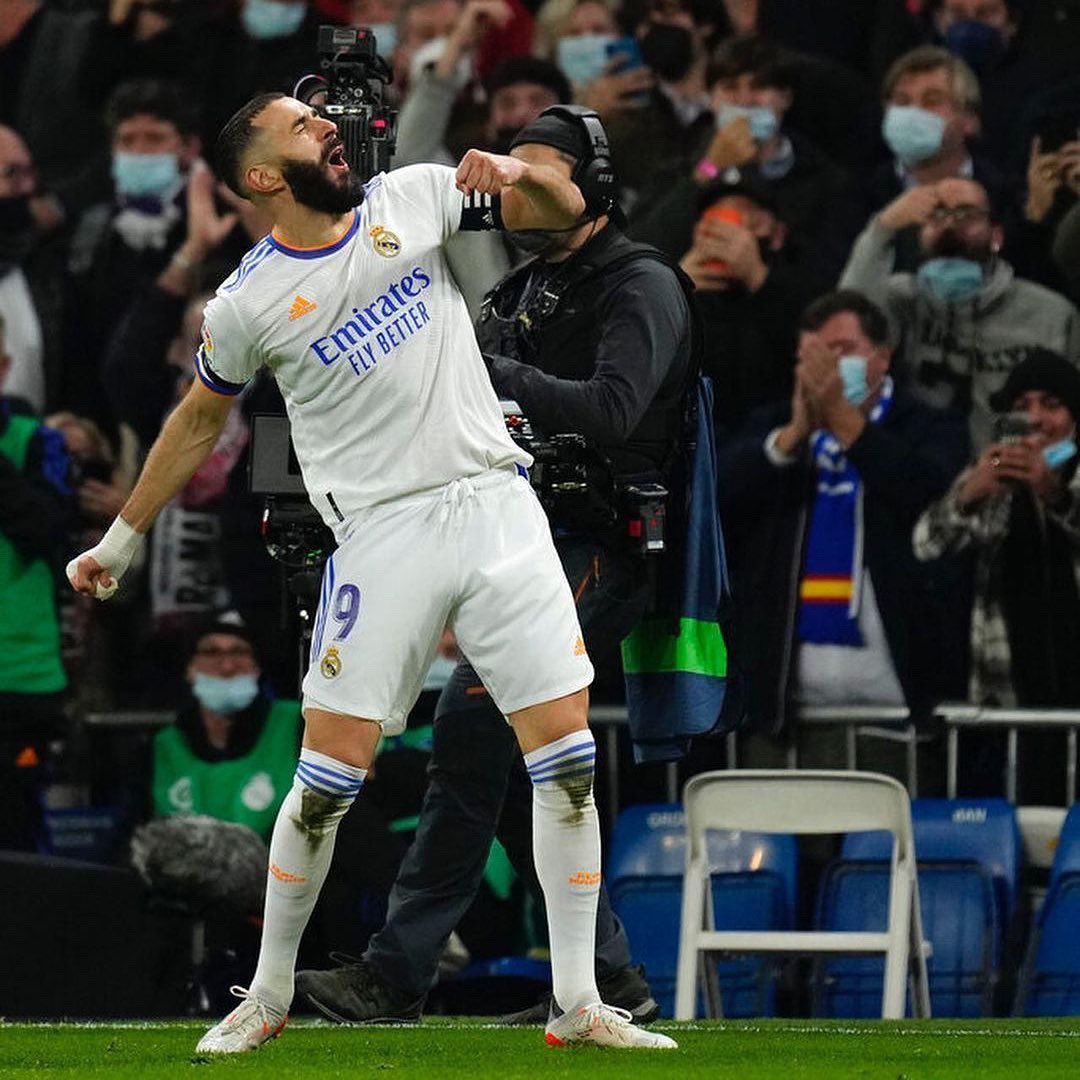 SiaranBolaLive's tweet photo. Top skor Real Madrid sepanjang sejarah:
450 - Cristiano Ronaldo 🇵🇹 
323 - Raúl Gonzales 🇪🇸 
308 - Alfredo Di Stéfano 🇦🇷
[301] - Karim Benzema 🇫🇷 
290 - Santillana 🇪🇸 
242 - Puskas 🇭🇺 
208 - Hugo Sánchez 🇲🇽 https://t.co/Xn5u0QP7Fb