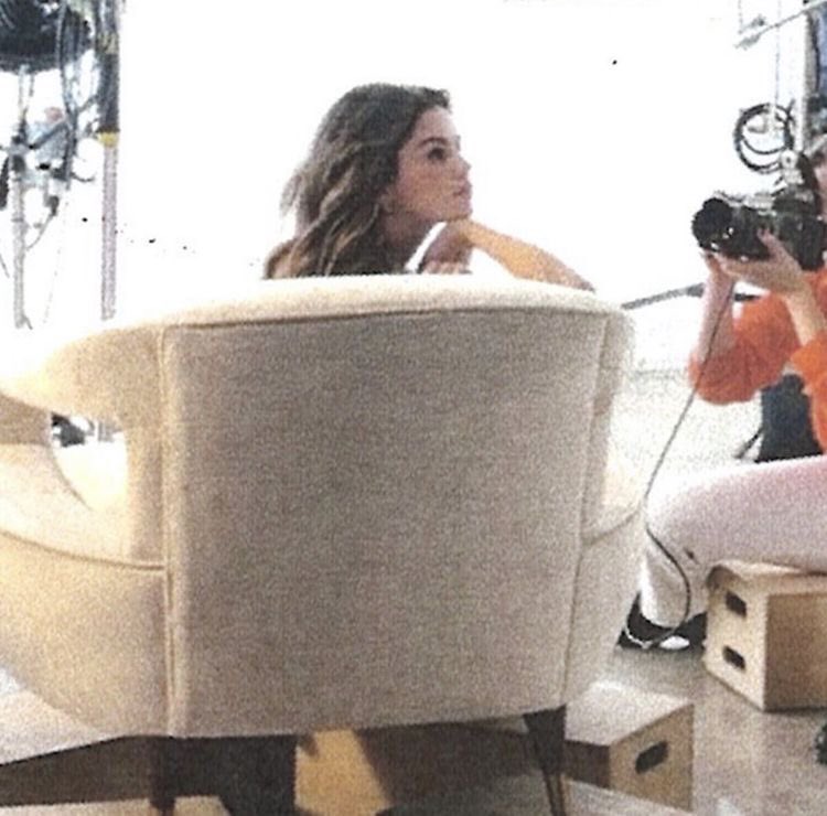 LowQSelena's tweet photo. https://t.co/RfxG89elNn