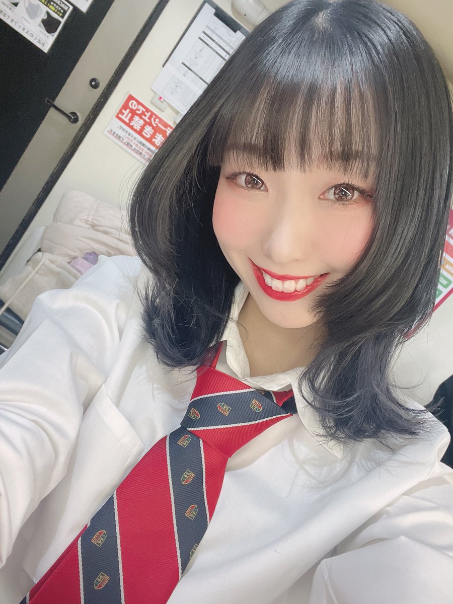 flowflow_mioka's tweet photo. ぐっどみおーにんぐ💘

本日も解散前夜祭 DAY2です！
今日も大好きなアイドルさん方が出演してくださいます！
仙台MACANAさんでお会いしましょう🌟

ところで奈良さん、まだまだ制服もイケてんな🥴な？✌️ https://t.co/CfAhcKMr2x