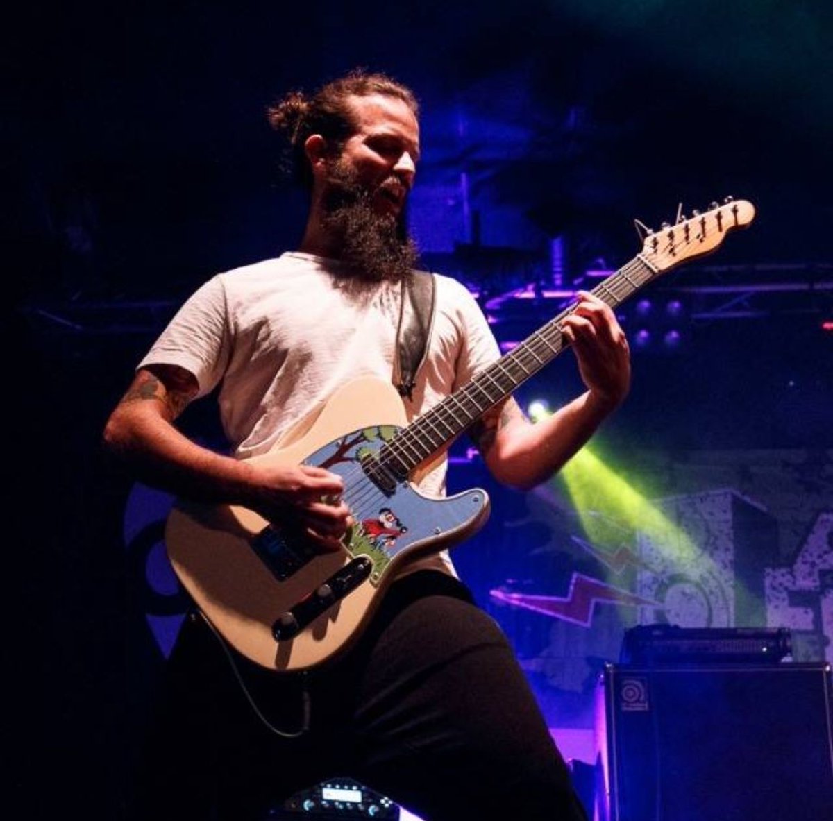 SeismoOfficial's tweet photo. 🚨 Empezamos el año con una gran noticia!!! Presentamos a nuetros nuevo guitarrista @johnny_mcjohnson 🎸
⚡Bienvenido a la familia SEÍSMO!!
#seismoofficial #newproject #musicabalear #mallorcagram #mallorcanotelaacabas #music #mallorca #palmademallorca
 #esgremi #liveconcert #live https://t.co/1cgE0HFylJ