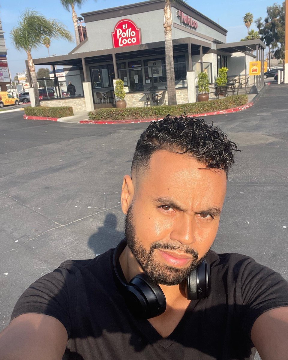 Danilofnsilva's tweet photo. First haircut in Los Angeles. Mexican Barbers are the best 🤩 and first “El Pollo Loco” too. Ah, the joys of an ordinary life 😅 #LatinBoy #FellingFresh https://t.co/TtGj92Ezkz