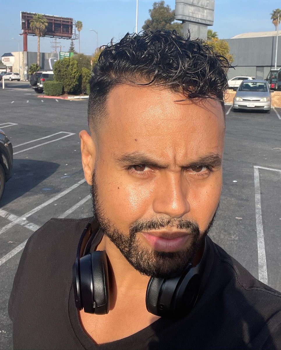 Danilofnsilva's tweet photo. First haircut in Los Angeles. Mexican Barbers are the best 🤩 and first “El Pollo Loco” too. Ah, the joys of an ordinary life 😅 #LatinBoy #FellingFresh https://t.co/TtGj92Ezkz