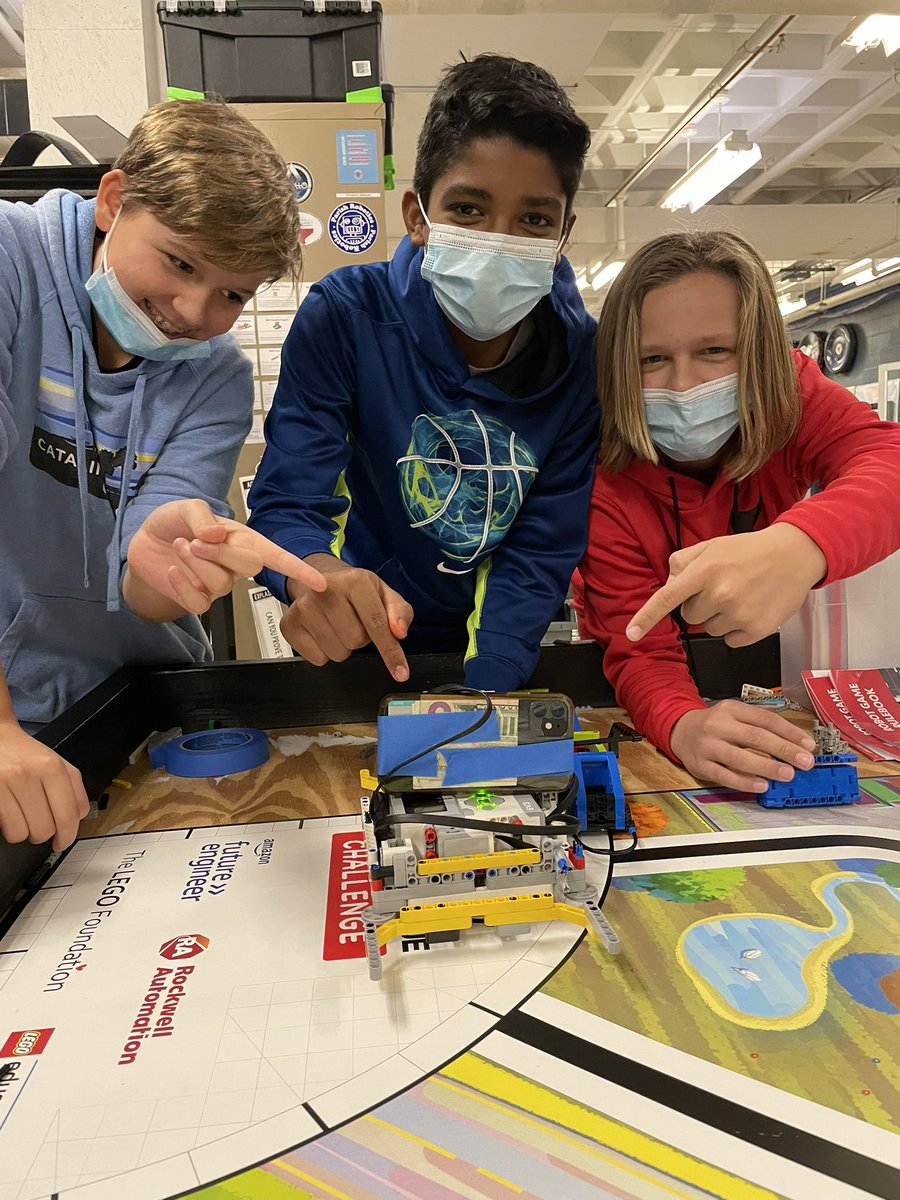 Virtual teammate during <a href="/firstlegoleague/">FIRST LEGO League</a> practice? No problem. These guys just strapped their phone right onto the robot for a live action FaceTime. Totally unprompted by me. 😂😂#parishmsmagic #parishstem <a href="/parishepiscopal/">Parish Episcopal</a>