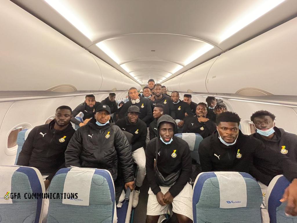 GhanaBlackstars's tweet photo. 📸The Black Stars have safely landed in Cameroon🙏🇬🇭
#AFCON2021 #BringBackTheLove https://t.co/LhQIHa9CU7