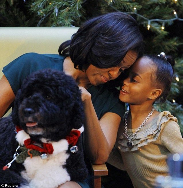 AuthorJoeNBrown's tweet photo. Time for some Michelle Obama Love 💕. #LoveMichelleObama 💃🏽#LoveStory ❤️🔥 #FLOTUS44🧍🏽♀️ #ObamAbility 🧡#ObamaLove💞 #MichelleObama💝 #LoveHer ♥️ #MichellExcell 🥰 https://t.co/GOT1SRmTya
