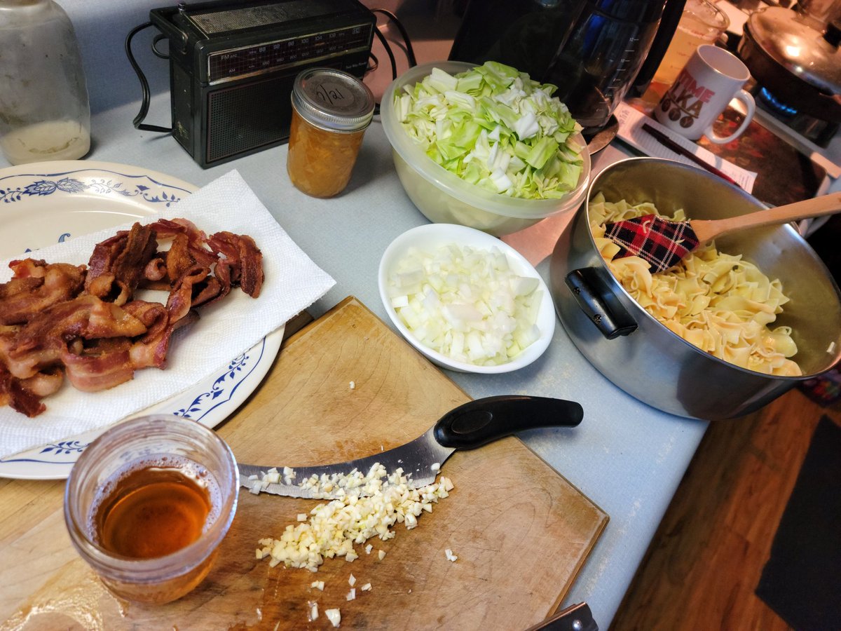 valerie_305's tweet photo. Don't toss that #bacon grease after making your #haluski !
#cooking #food #cabbage #noodles #polishsausage #suppertime https://t.co/bFEKyg1zSW
