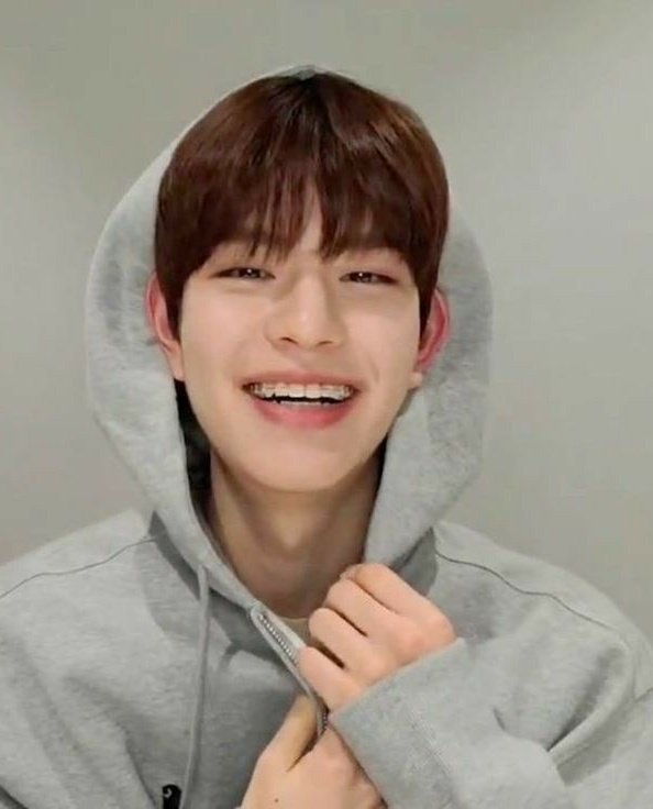 KMSEUNGLOOKS's tweet photo. https://t.co/9o36IFWuU3