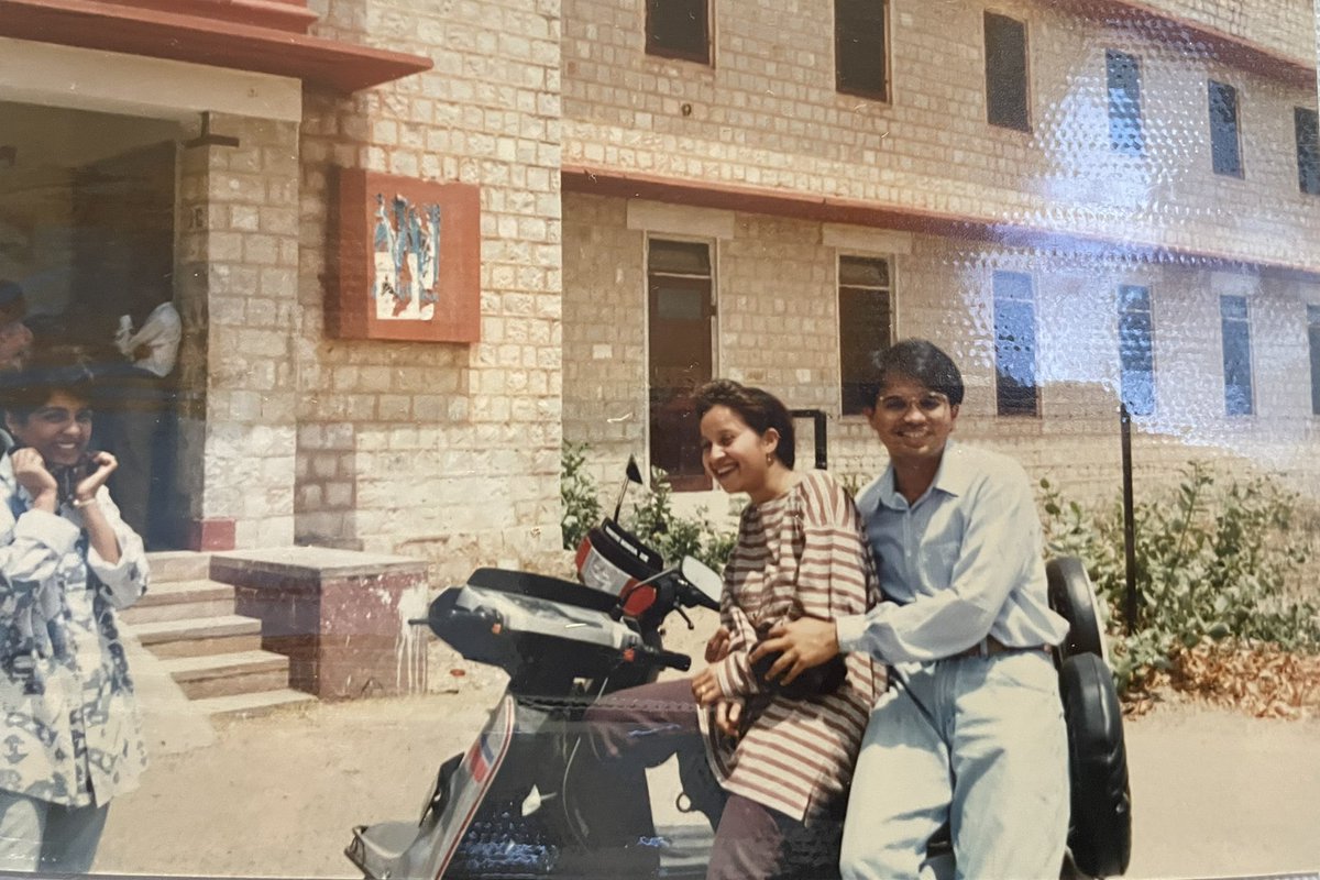 rishita_j's tweet photo. my parents in the 90’s were so adorable https://t.co/JV7XhiC1EH