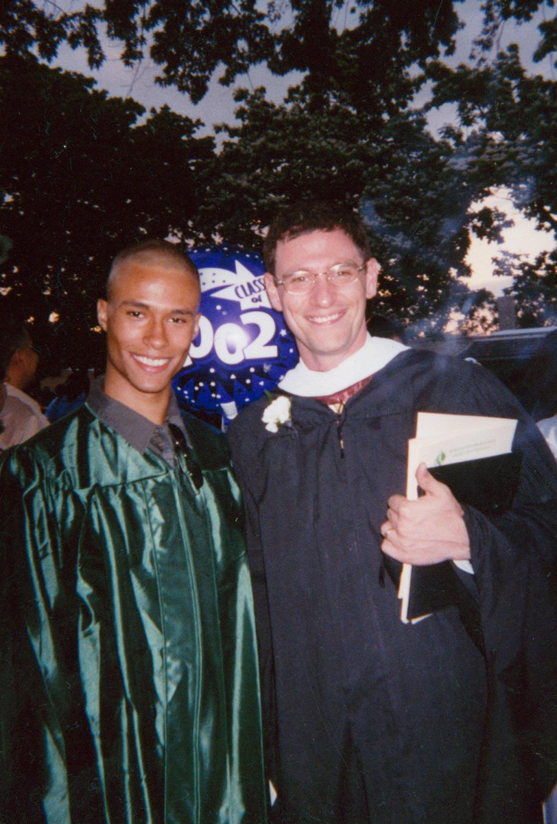 dewforpolitics's tweet photo. When I went to @SennHS I was fortunate to have @SharkeyCTU1 as a teacher. Please stand with the @CTULocal1 they do care for the children and made the right choice to not hold classes with the Covid situation worsening at the moment. All Chicago public schools deserve better. https://t.co/DAk5vMsyG6