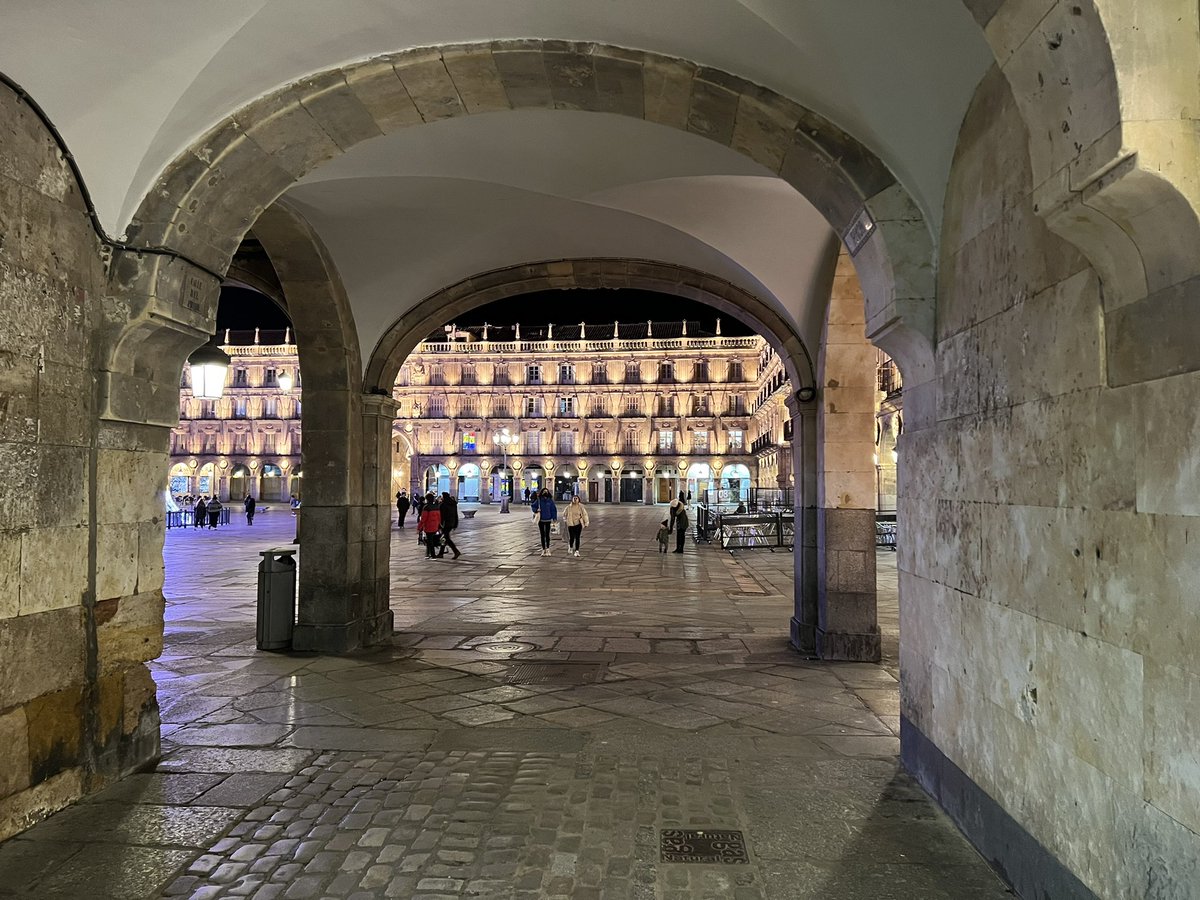 Soportales de Salamanca. Los primeros y más famosos de todos los de la Plaza Mayor. Pero hay más. #Salamanca