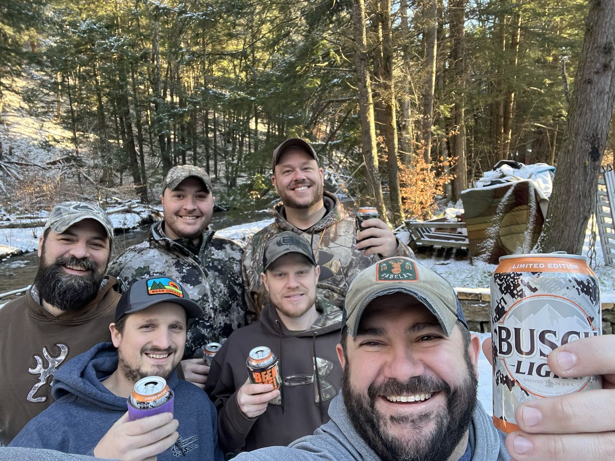 thetbone55's tweet photo. Double Dangerous anniversary!  #16yearsnodeer #baddaytobeabuschlight @BuschBeer @MorganWallen @JosephHuegel @therealSteeKrug https://t.co/WykZuaqGIq