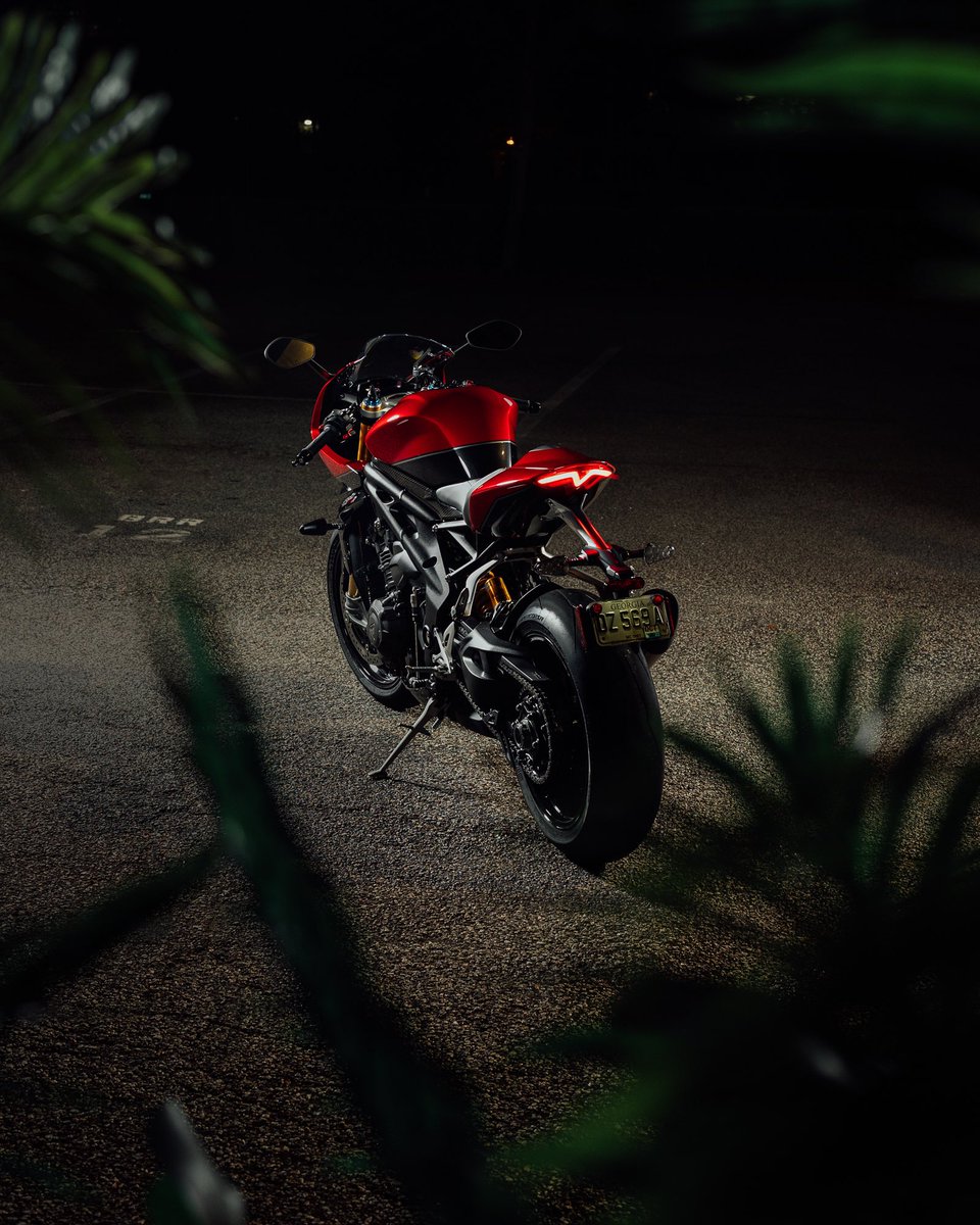 jackson_foto's tweet photo. 2022 has been off to an amazing start! A big thank you to @TriumphAmerica for lending me one of the first Speed Triple RR’s in the country for the last few weeks. Here are a few of my favorites images so far. Review coming soon! 
#fortheride #speedtriplerr #lightpainting https://t.co/qHWYdmEmsd