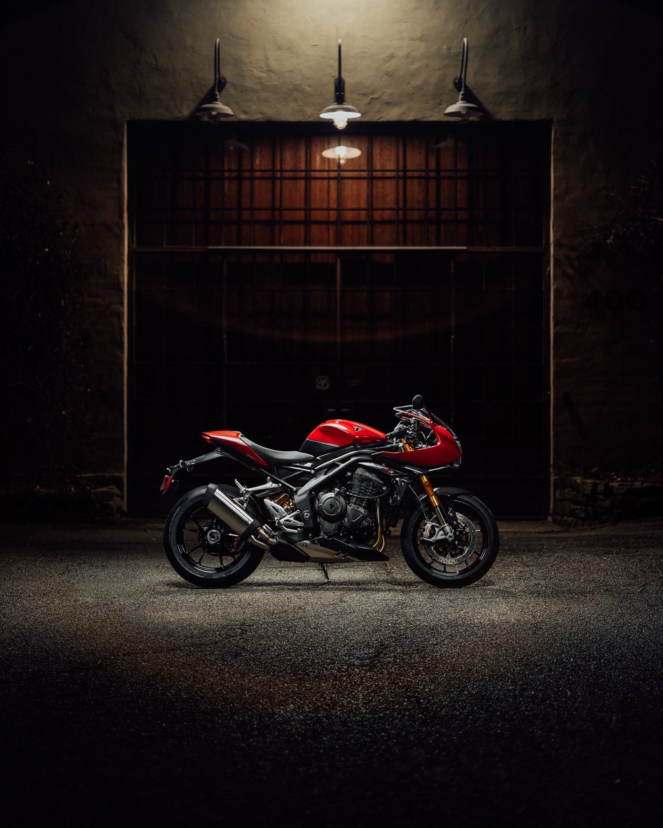 jackson_foto's tweet photo. 2022 has been off to an amazing start! A big thank you to @TriumphAmerica for lending me one of the first Speed Triple RR’s in the country for the last few weeks. Here are a few of my favorites images so far. Review coming soon! 
#fortheride #speedtriplerr #lightpainting https://t.co/qHWYdmEmsd