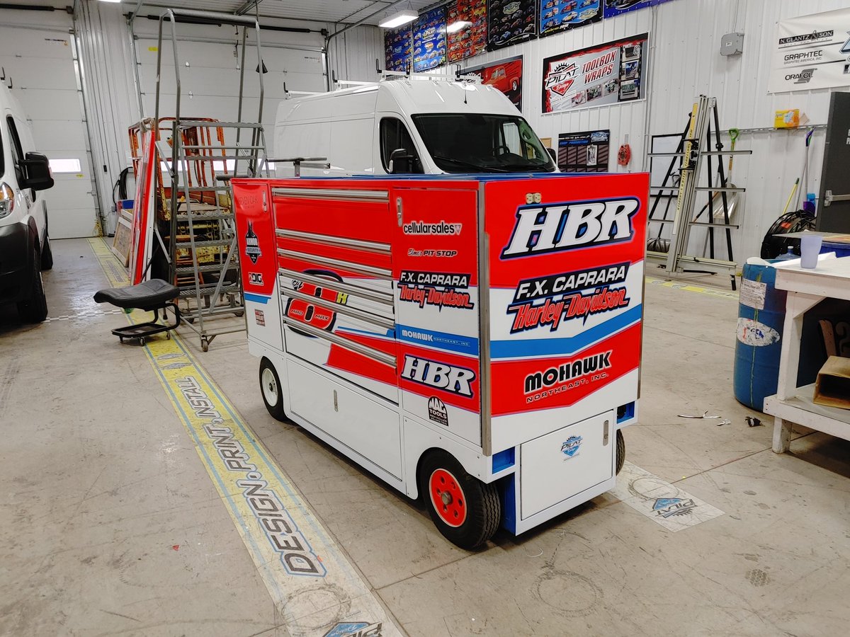 pilatdesign's tweet photo. Before and after of the Max Mclaughlin Pit Cart wrap https://t.co/DpDcSe7j3r