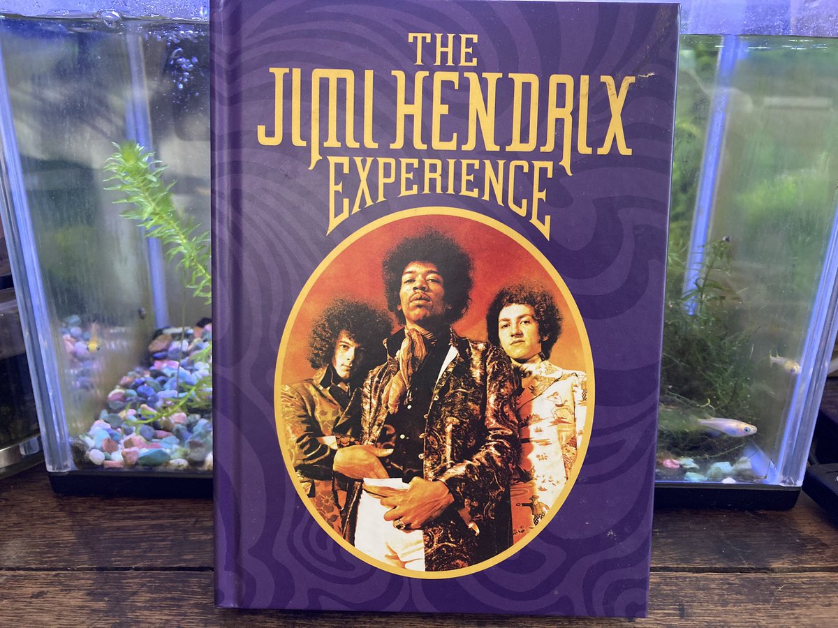 Tatto01's tweet photo. 今日の一枚。
Jimi Hendrix Exoerience

バージョン違いなどが収録された４枚組。
三連休楽しみましょう。 https://t.co/6dxtc3SKFZ
