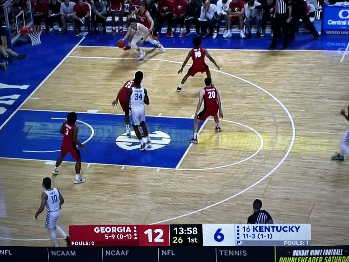 BassinDawg's tweet photo. @UGAHoopsMafia Had to capture the moment!
#DoubledUo #GoDawgs https://t.co/vijl5N3tiG