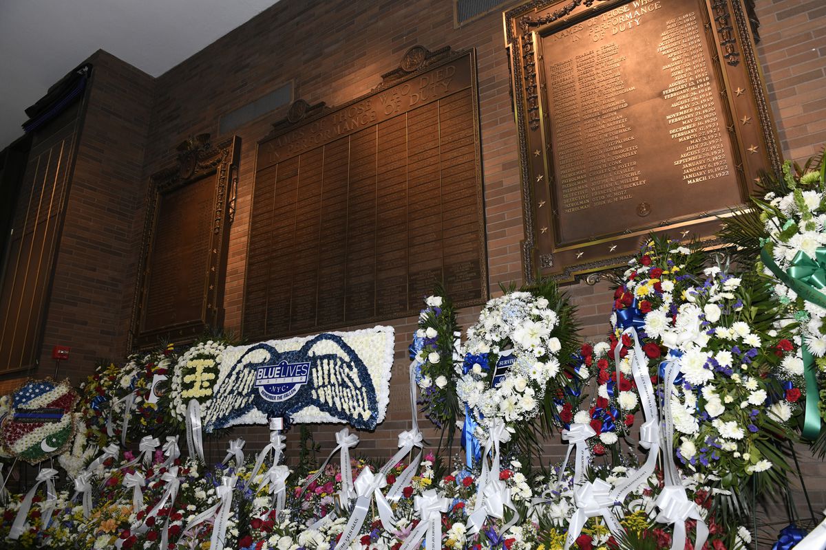 BigApplePhoenix's tweet photo. @JoeBorelliNYC @ManhattanDA The brass plaques bolted to the walls in the Hall of Heroes at One Police Plaza contain the names of countless cops who were murdered trying to arrest people for offenses that are now being blown off by DA Bragg's #BreakingWindows policies. https://t.co/FSDho1XyTM