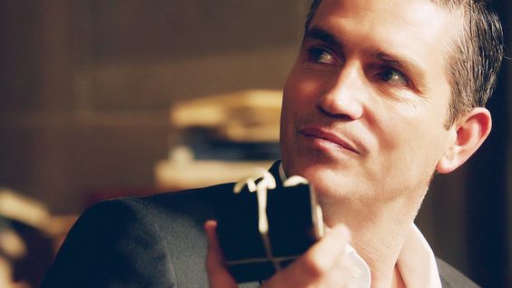 джон риз. John reese person of interest. джим кэвизел в поле зрения. мистер риз. John reese big gun.