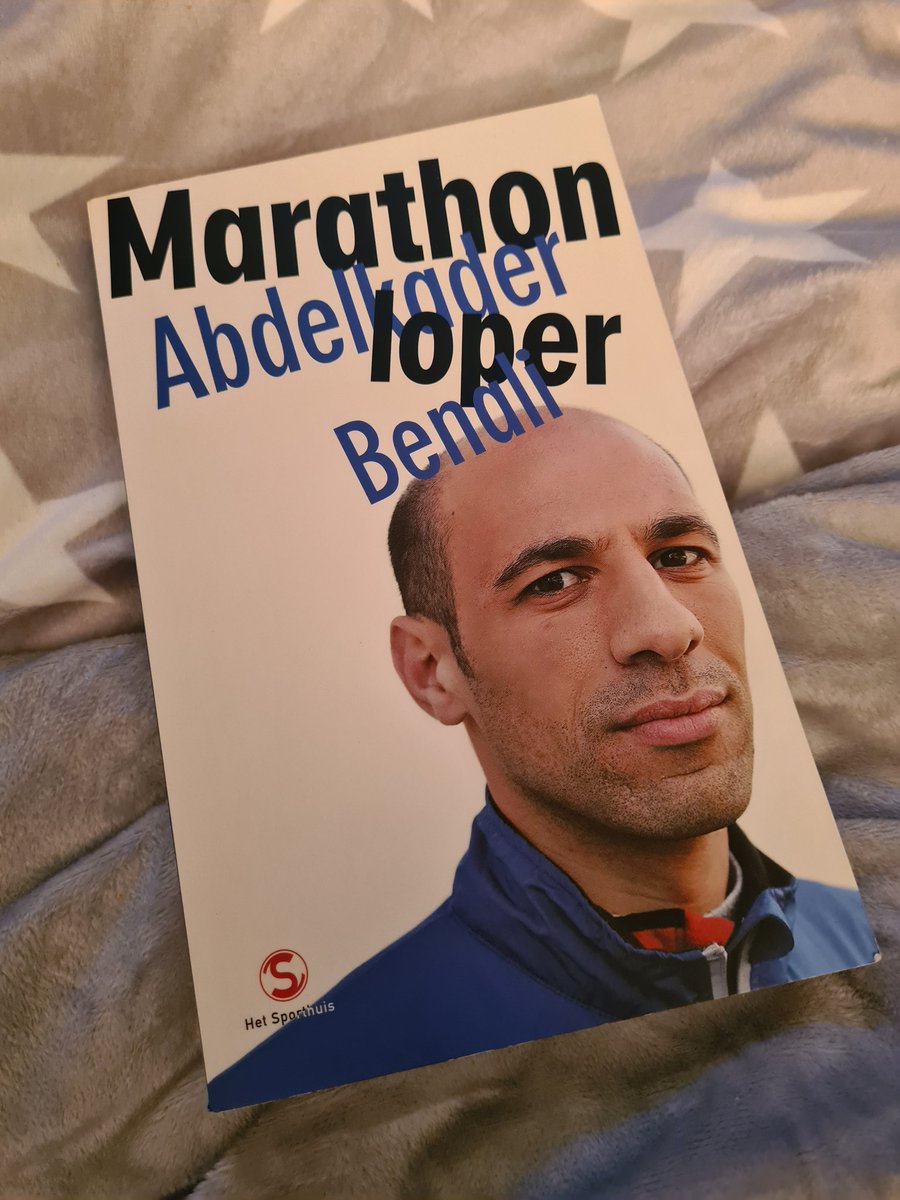 Globeskater's tweet image. Het eerste boek dat ik dit jaar uitlees is #MarathonLoper van @abdelkabenali. Niet helemaal mijn favoriete boek. Het boek beschrijft een #marathon en de gedachten rond een marathon. Een #hardloopboek dus!

#2022InBoeken
