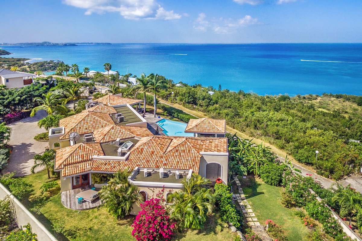 SXMSIR's tweet photo. There's a reason they call this house villa Happy Bay. #happybay #sxm #stmartin https://t.co/soFTxV9enw
