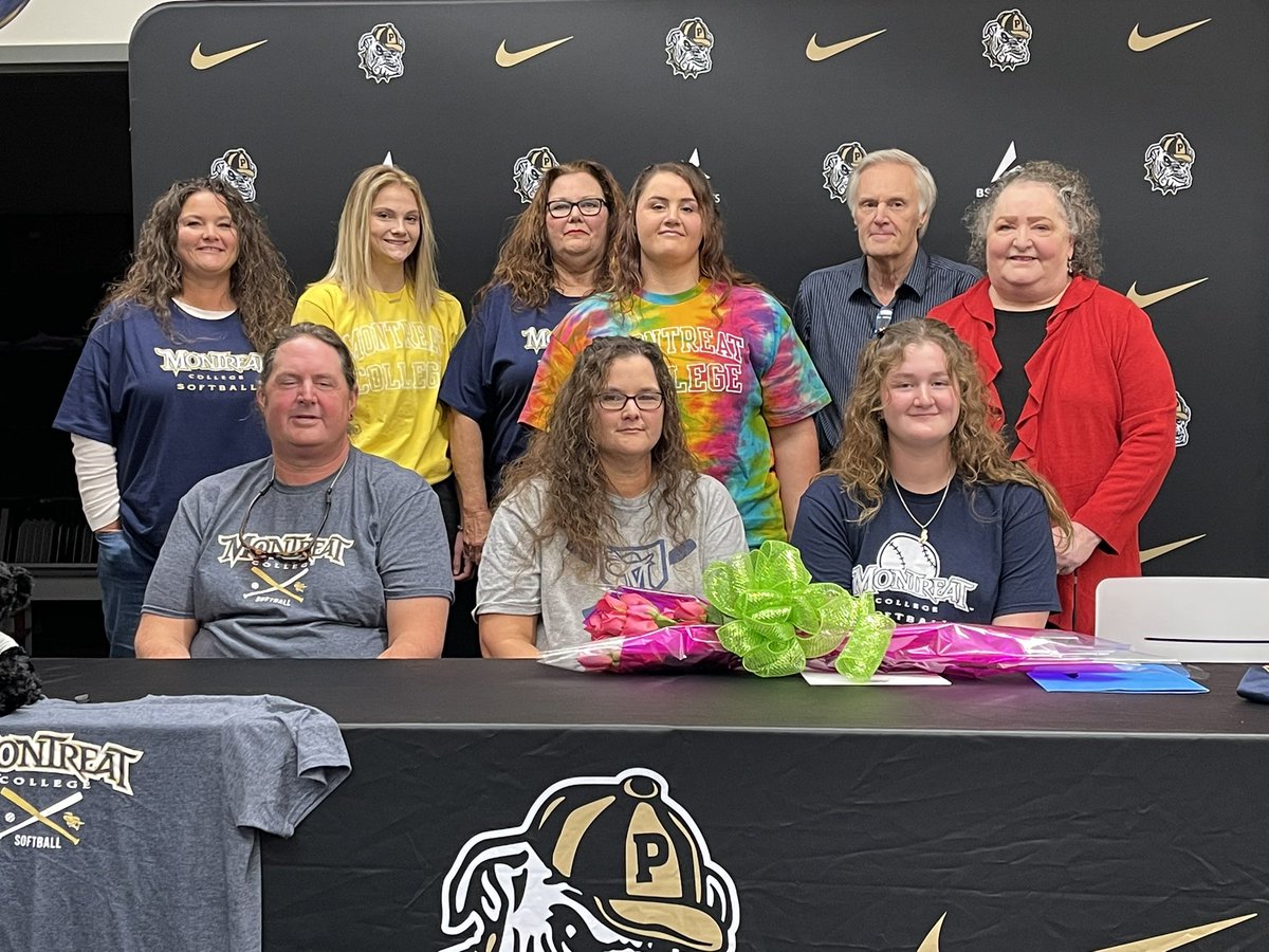 bulldogsofphs's tweet photo. Congratulations to Sage Dowis for signing to play softball with @MontreatSB! #FastPitchDogs https://t.co/oGQilWzI2h