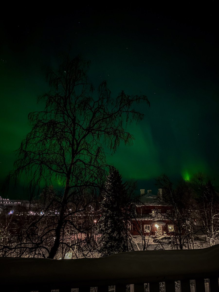 K_Ruvy's tweet photo. I just saw the Northern Lights for the first time 😍😍😍 https://t.co/1vQ7OreJEm