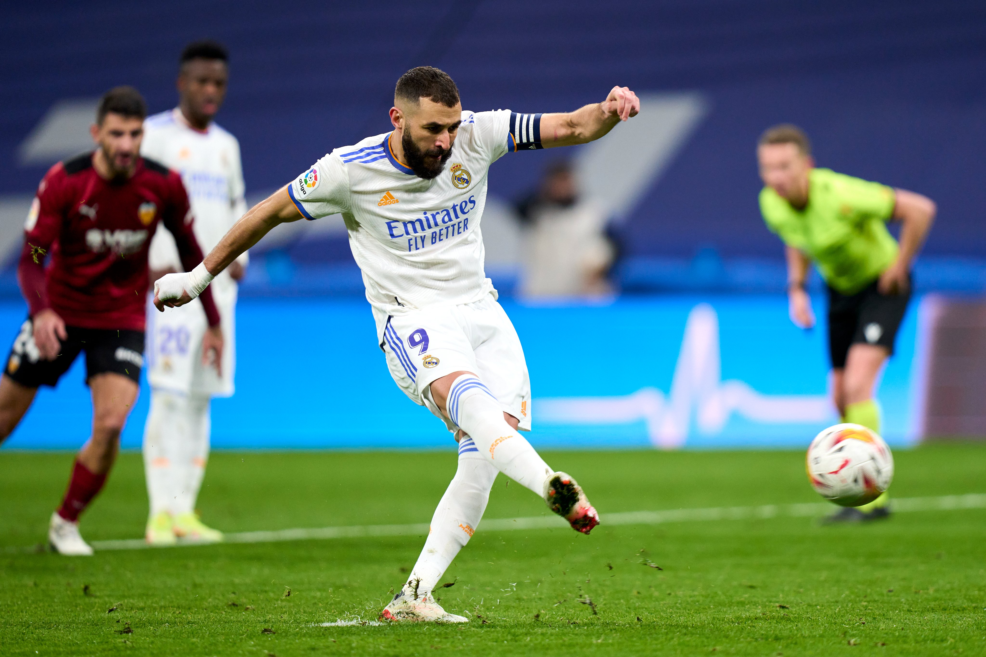 Uefaチャンピオンズリーグ ベンゼマとヴィニシウスがそれぞれ2得点を挙げたレアル マドリードがバレンシアに快勝 Ucl T Co Rhmubfrmcf Twitter