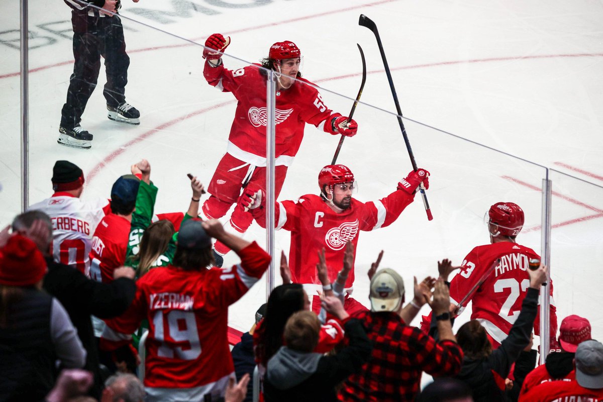 Waltzimmerman33's tweet photo. Red wings are 16-15-3 while it may not seem great the trends are pointing up. Yzerman is building an empire.  You heard it from us 1st @keystothecuffs #kttc #RedWings #hockeytown https://t.co/1iXeYA35AU