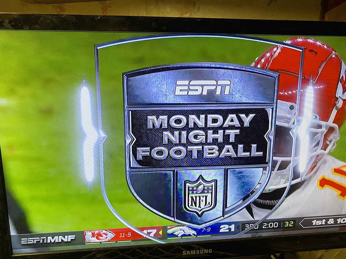 Is anyone else bothered by the Monday Night Football logo being used on #espn tonight? Is it a contract issue? #notmondaynight #saturdaynight #saturdaynightfootball #spendafewbucksonanewgraphic #occupationalhazard #editorslife