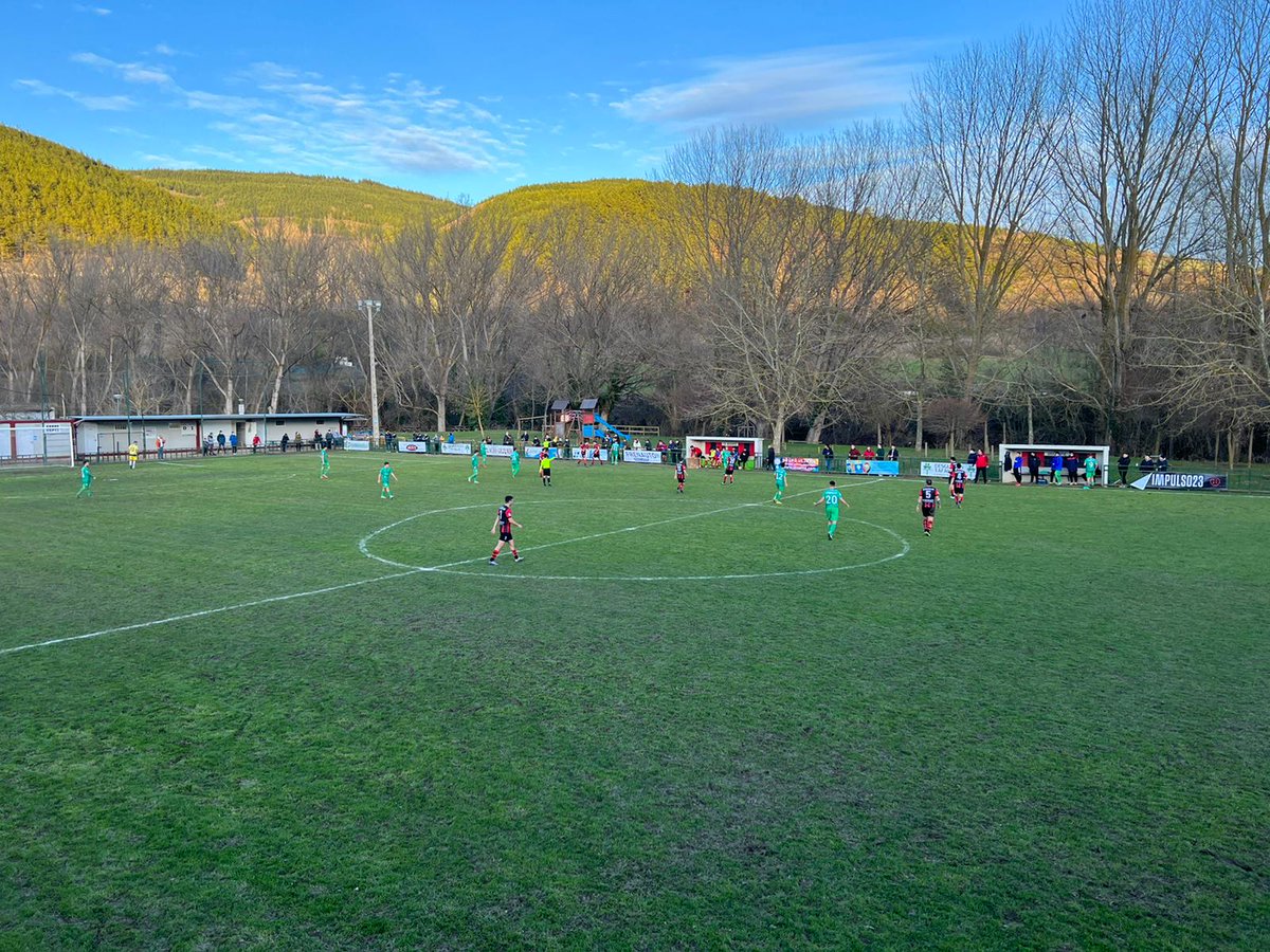 CD_Corellano's tweet photo. ⚔️⚽ MATCHDAY ⚽⚔️  
📣 LIGA 3ª R.F.E.F. ⚽️  
@cdavancezcabart  1 🆚  1 ( @pablosubi11  ) @CD_Corellano 
📆  Sabado 8 Enero 
🏟  Igueldea - Arre ⌚ 15 : 30 H 
🎌 #ConLaIilusionPorBandera 🔴😅 #AupaCDC ❤️ @CD_Corellano 🔴 #SueñaEnRojo 🎌 #Tercera ♥️ #Cantera  ⚽ #PedimosRespeto 😡 https://t.co/mUEW6ECJGw