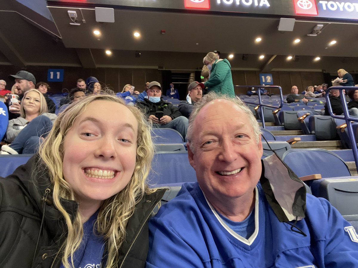 ktcon's tweet photo. #WeAreUK Go cats!!! https://t.co/TfDciNgqwQ