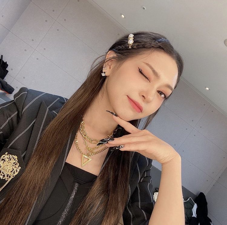 AleXa / Hiatus (@zbalexaa) on Twitter photo 