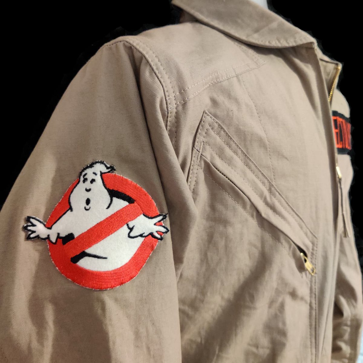 ectolabsprops's tweet photo. They took eight months to get here, but our amazing new flight suits from @MagnoliClothier have finally arrived! These suits are absolutely phenomenal and easily the closest to the original screen-used uniforms we've ever seen! https://t.co/8CoFycm9Wp
